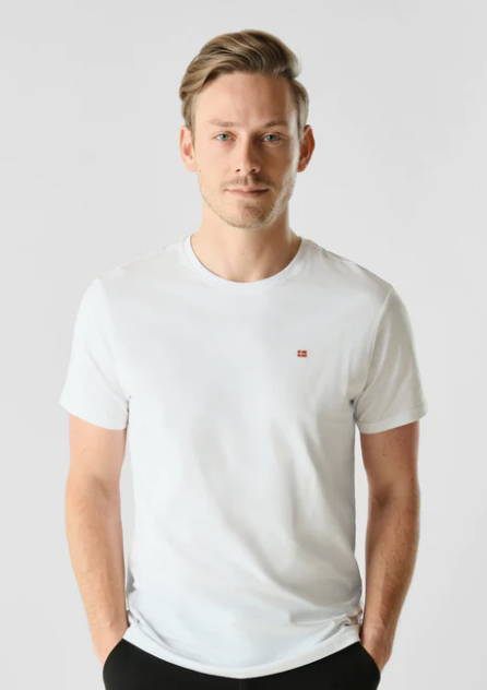 2023-05-15 11_57_07-Supima Flag T-shirt White _ SHAPING NEW TOMORROW – Google Chrome